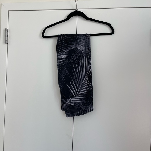 Peloton black and white palm noire legging - Picture 3 of 4